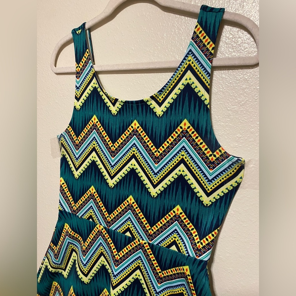 Divided by H&M Chevron Geometric Fit Flare Dress Size 10 Festival - Picture 3 of 4